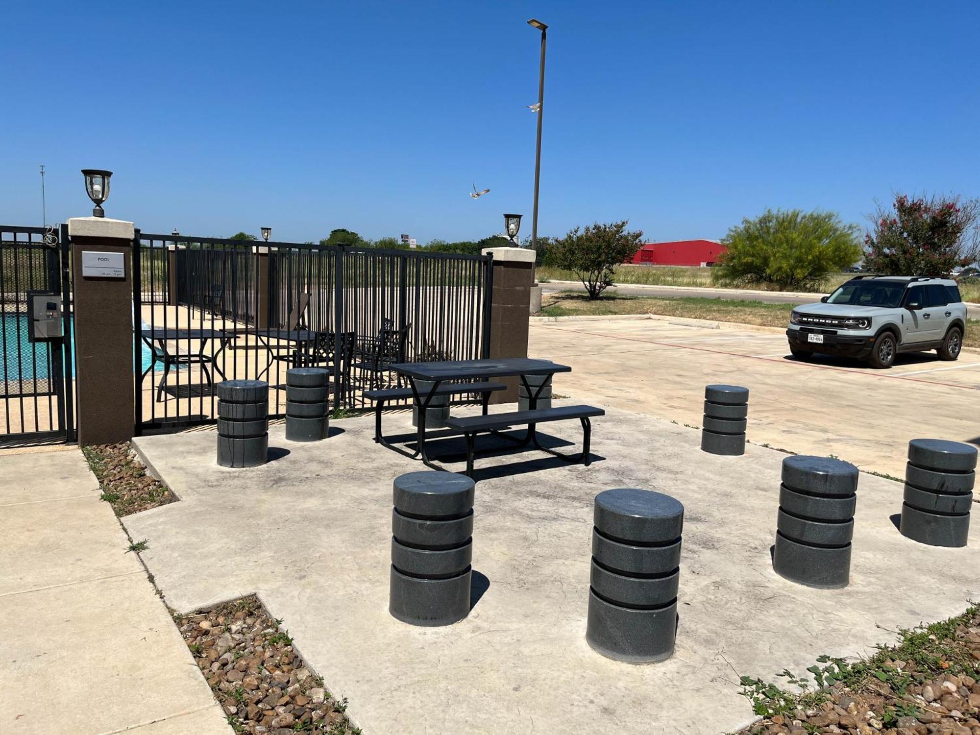 Quality Inn & Suites Pearsall Εξωτερικό φωτογραφία