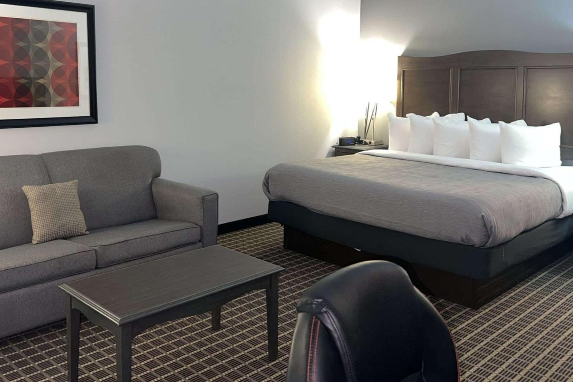 Quality Inn & Suites Pearsall Εξωτερικό φωτογραφία