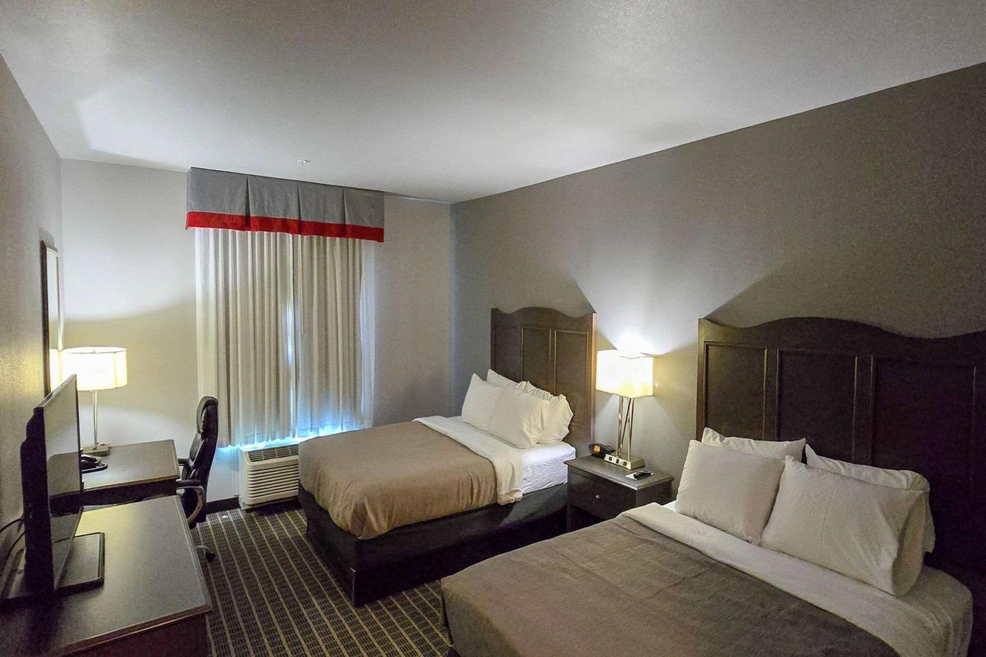 Quality Inn & Suites Pearsall Εξωτερικό φωτογραφία