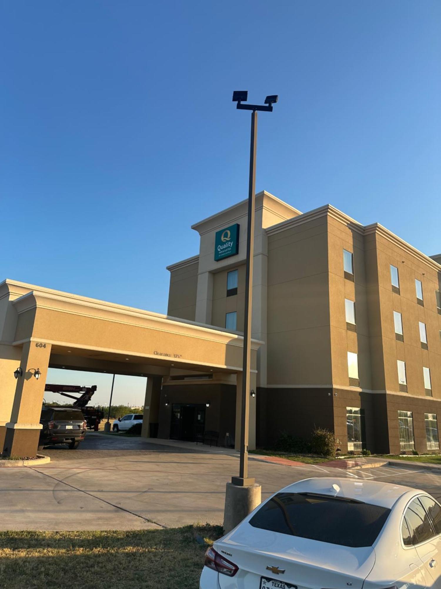 Quality Inn & Suites Pearsall Εξωτερικό φωτογραφία